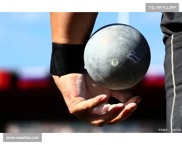 铅球运动技巧提升与训练方法探讨以及赛事规则解析
