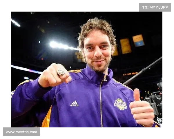 NBA最新交易动态：超级巨星加盟新队伍 引发联盟格局震动